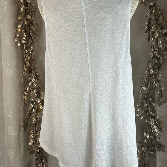 Torrid White Flowy Sleeveless Tank Top - Size 0  Large Basic Casual Layering Top - Picture 4 of 11